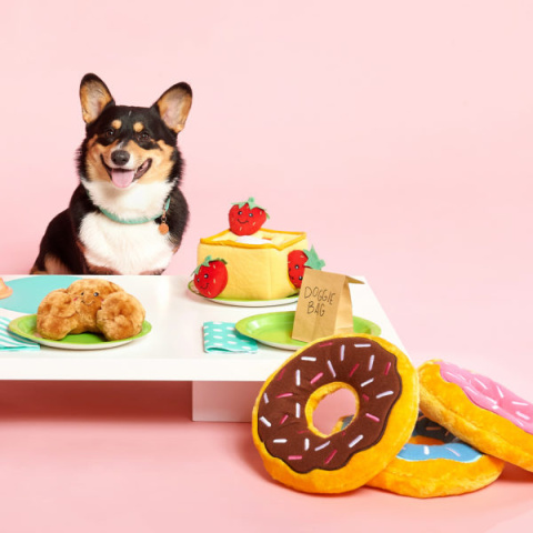 ZIPPY PAWS PLUSZOWY DONUTZ 18cm Truskawkowy Pączek dla psa ZIPPY PAWS PLUSZOWY DONUTZ 18cm Truskawkowy Pączek dla psa